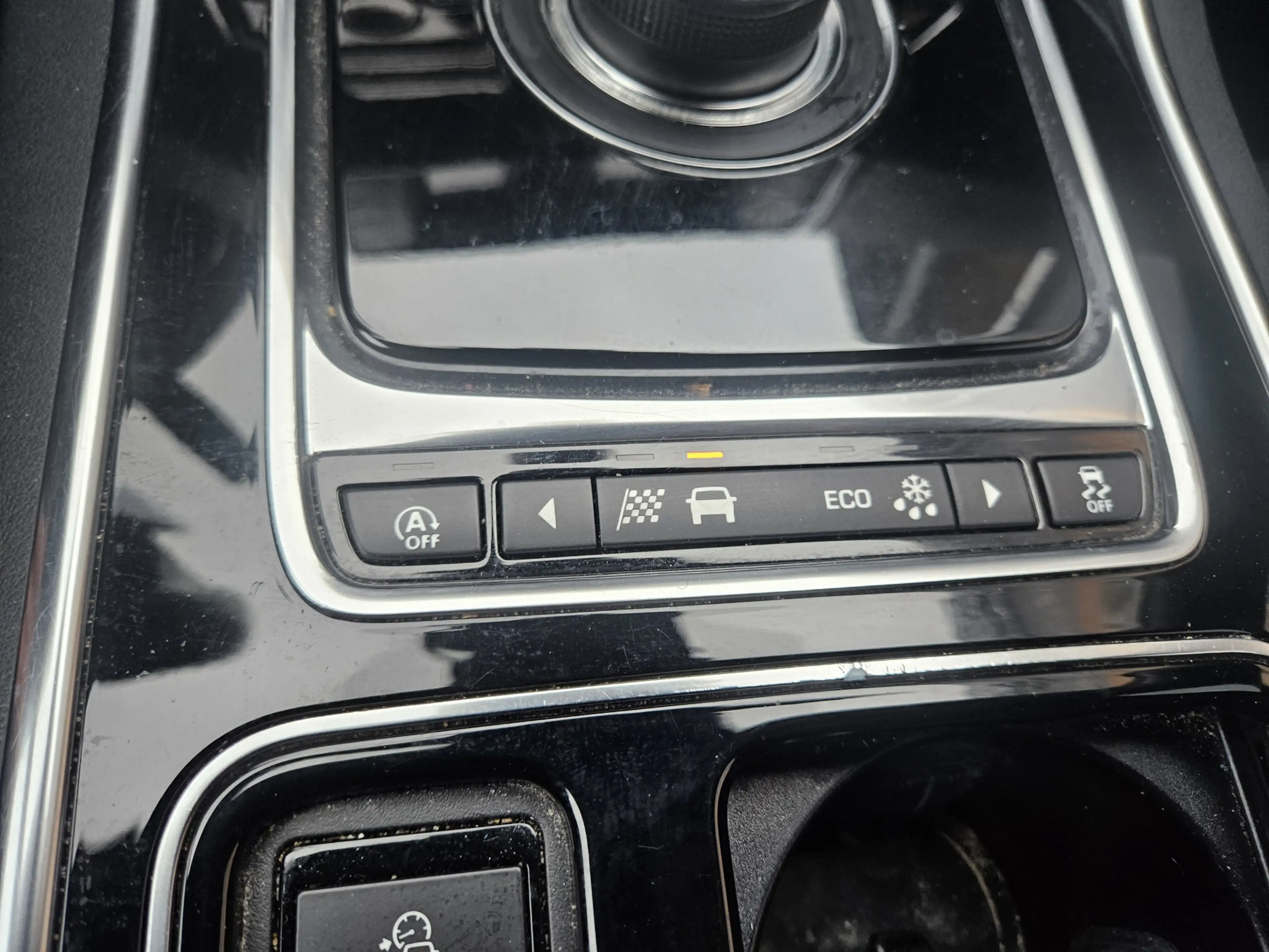 Jaguar XE 2.0 D Portfolio — photo 14