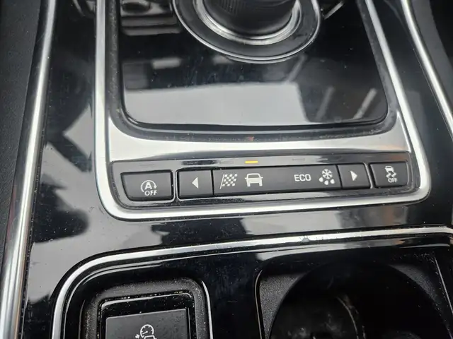 Jaguar Xe view 14