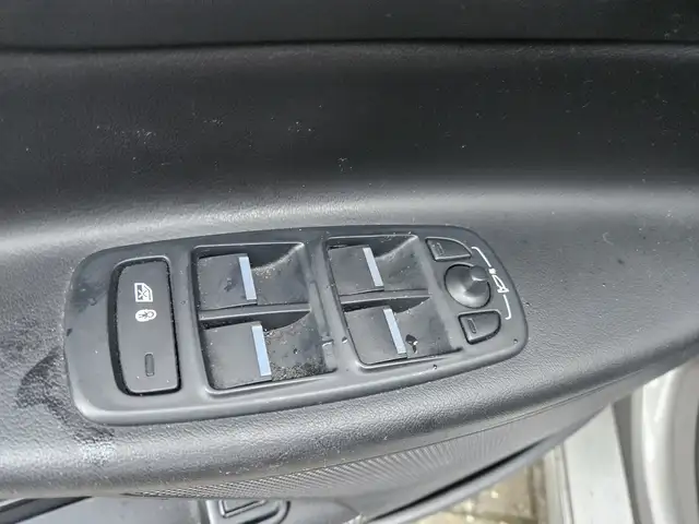 Jaguar Xe view 6