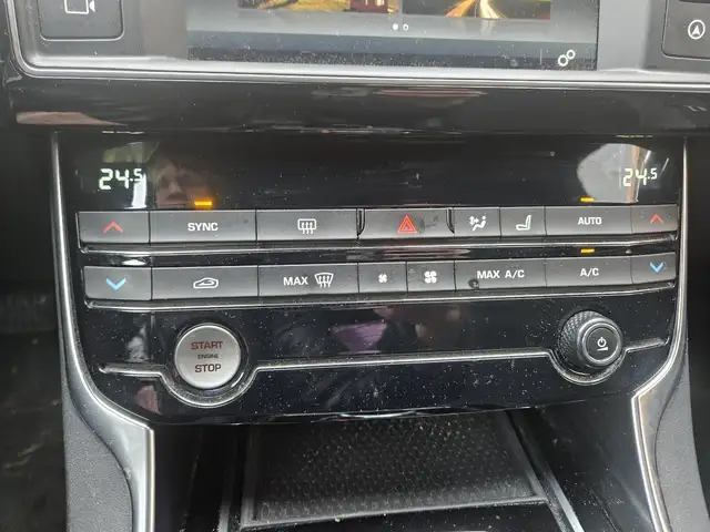 Jaguar Xe view 12