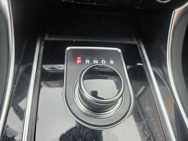Jaguar Xe view 13