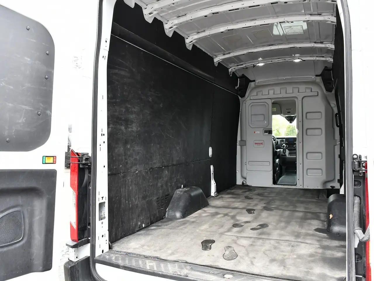 Ford Transit Cargo Van снимка Ford Transit Cargo Van
