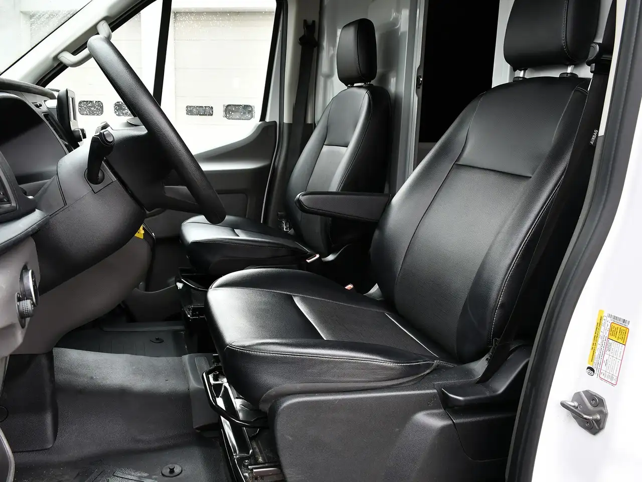 Ford Transit Cargo Van снимка Ford Transit Cargo Van