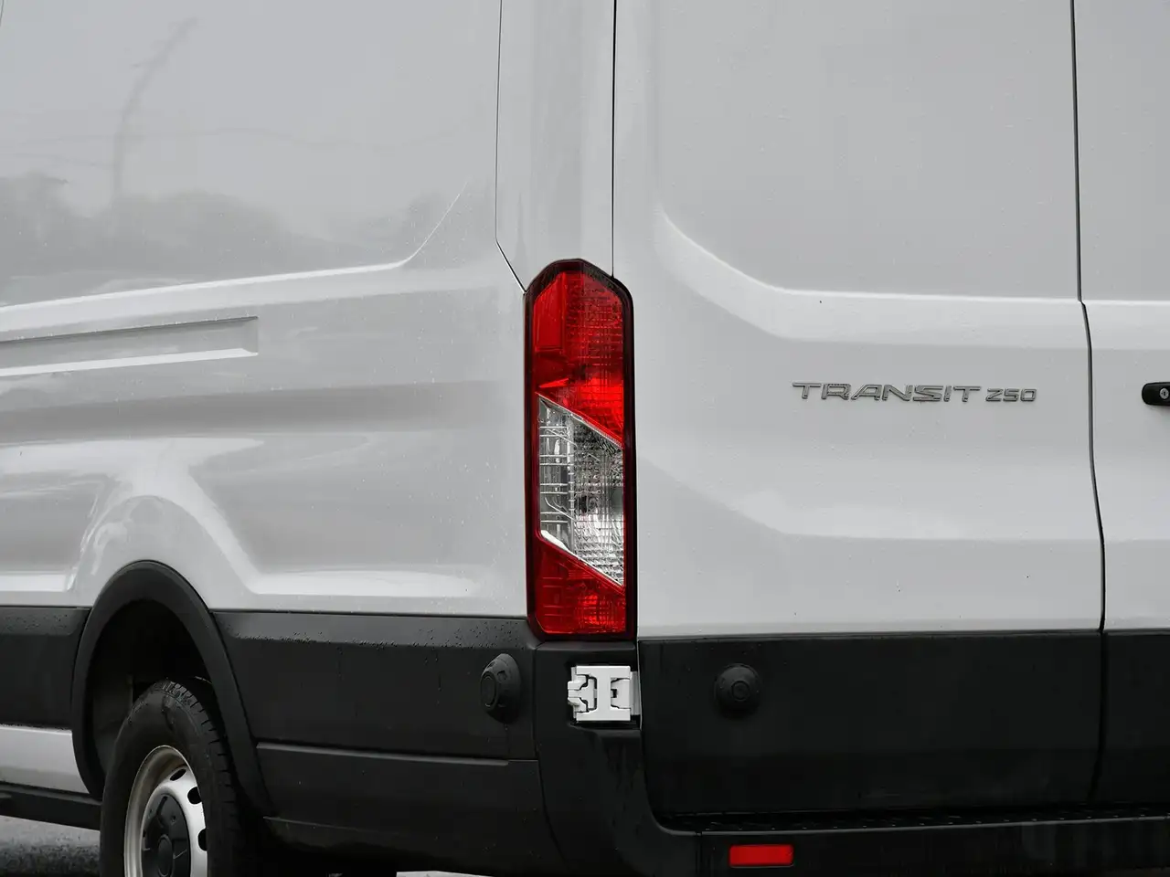 Ford Transit Cargo Van снимка Ford Transit Cargo Van