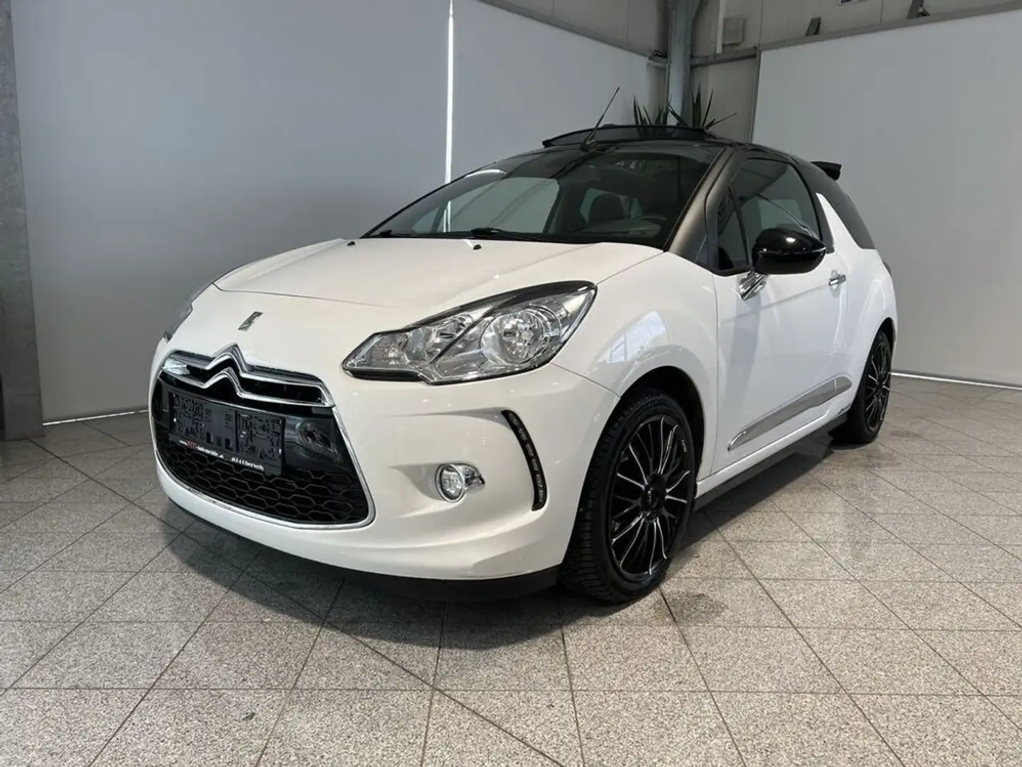 Citroen DS3 Cabrio Vermittlungsverkauf Weiß - 2