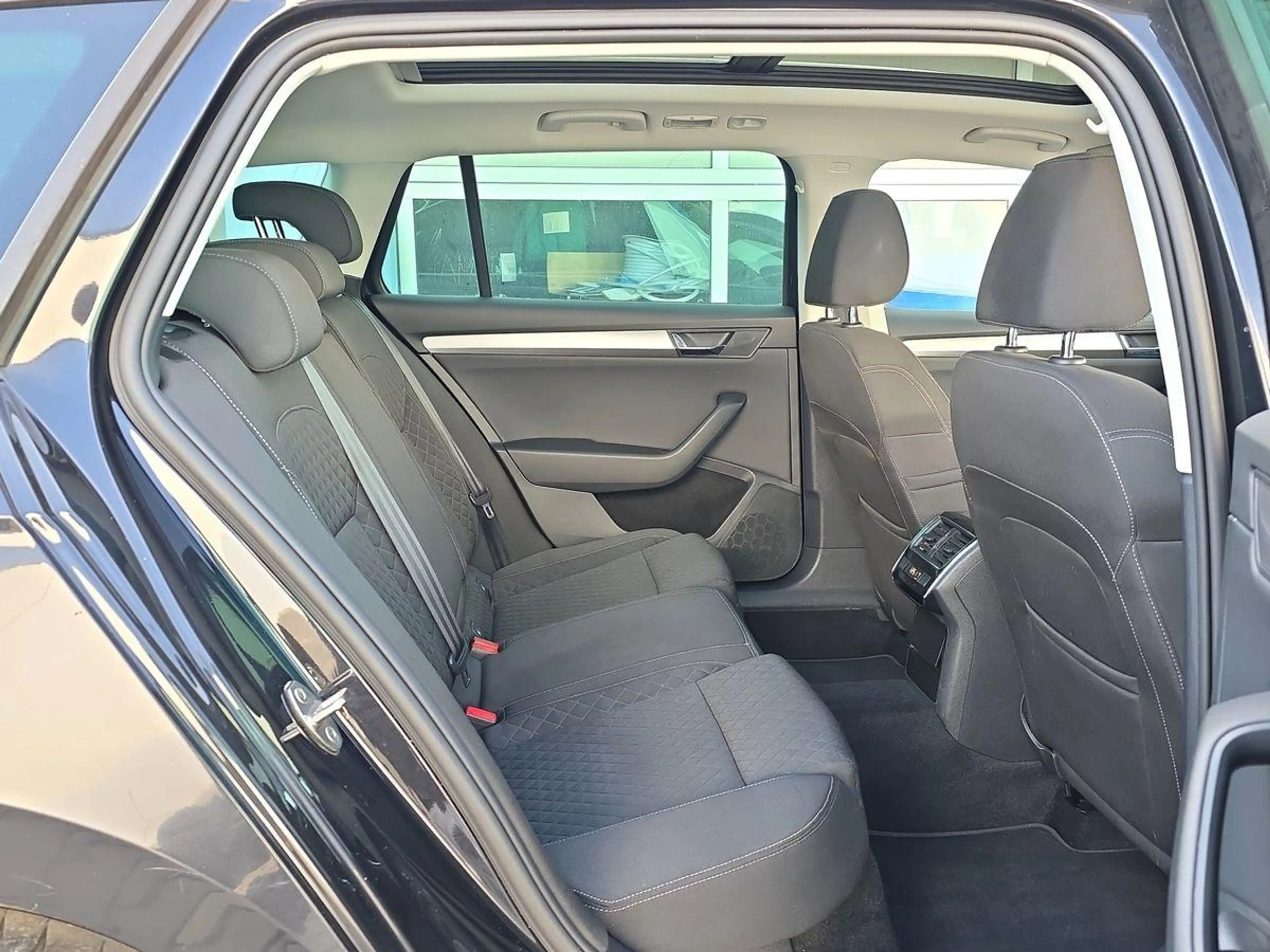 Skoda Superb Style TDI PANO AHK ACC R-KAM BI-XEN MEMOR — photo 12