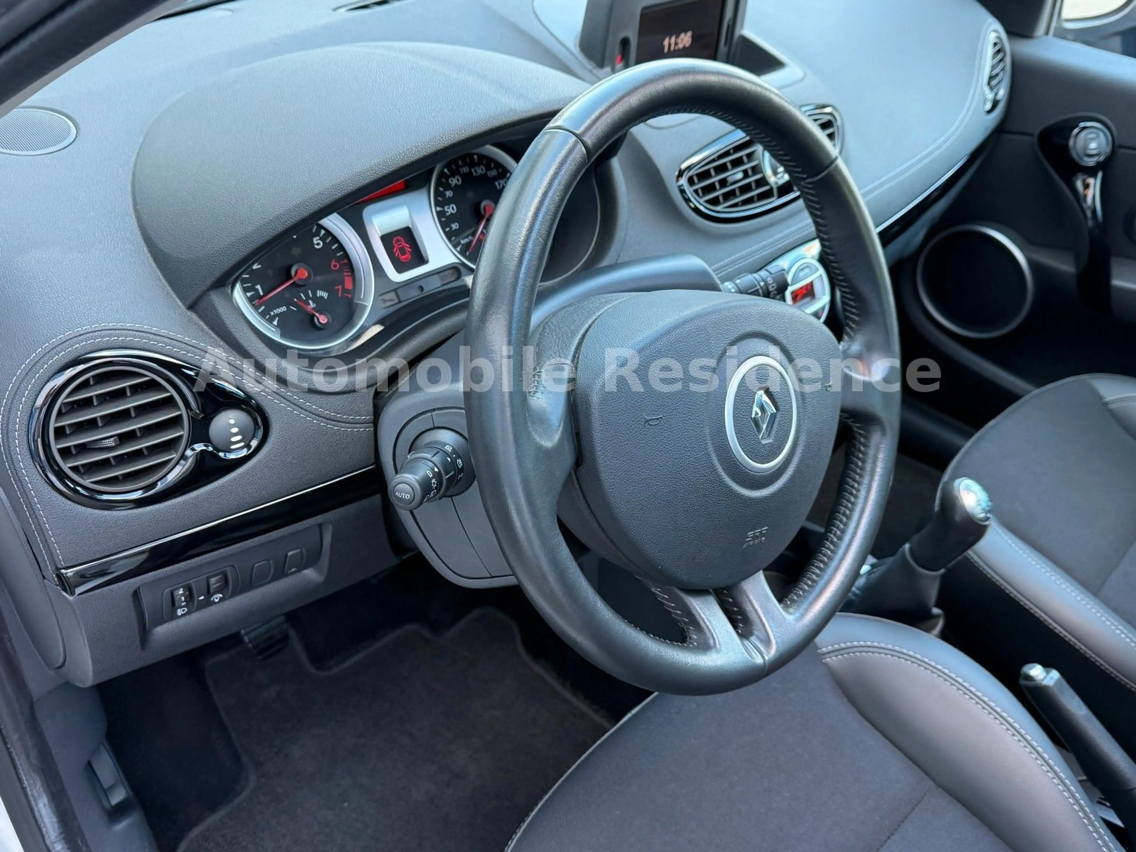 Renault Clio Grandtour Night & Day 1.2*NAVI*PANO*LEDER*1 — photo 14