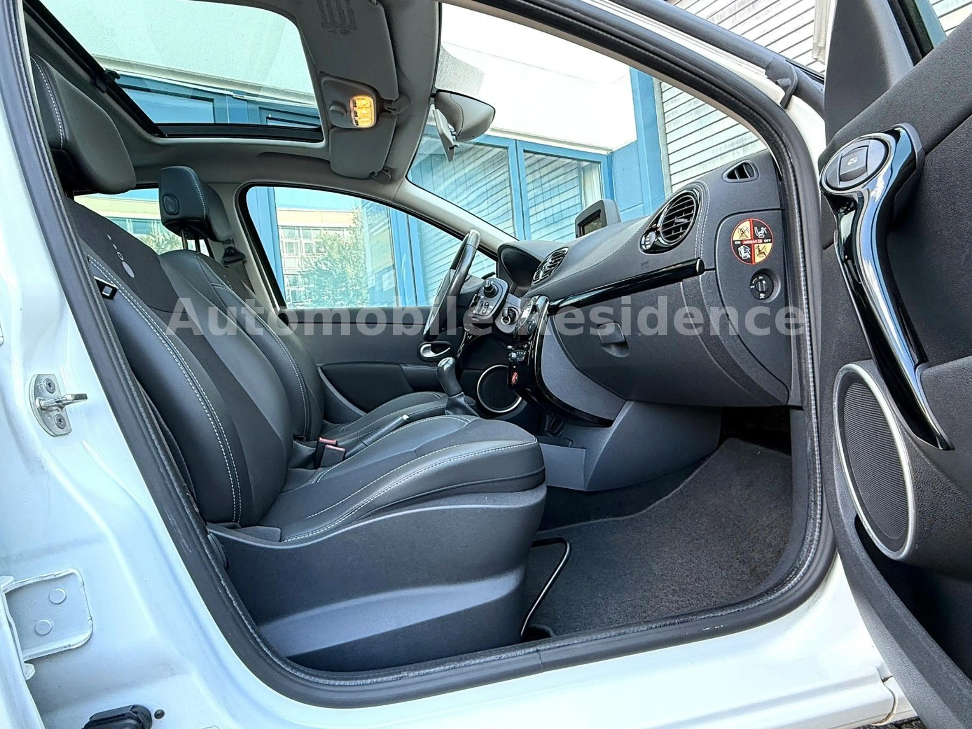 Renault Clio Grandtour Night & Day 1.2*NAVI*PANO*LEDER*1 — photo 7
