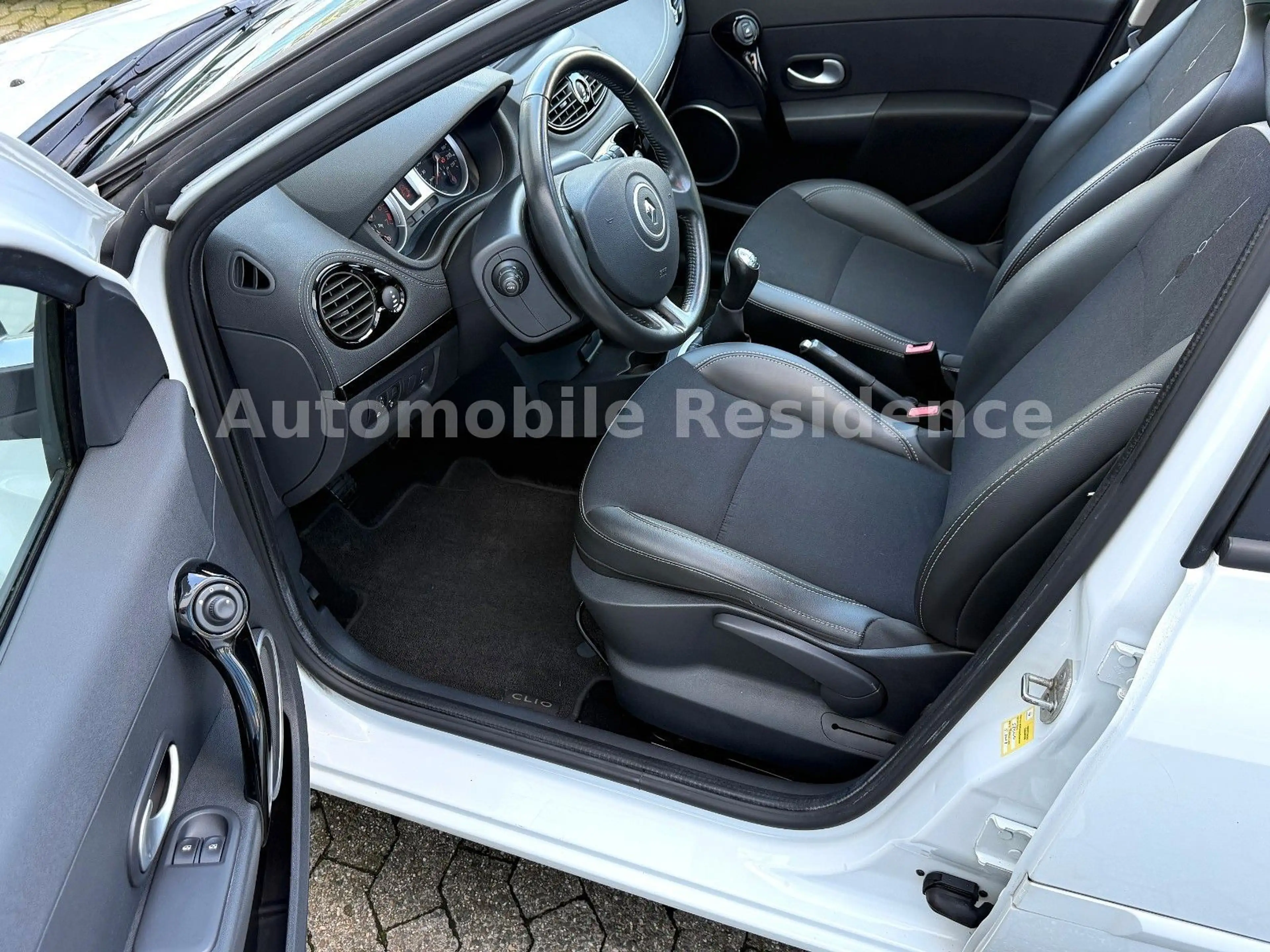 Renault Clio Grandtour Night & Day 1.2*NAVI*PANO*LEDER*1 — photo 6