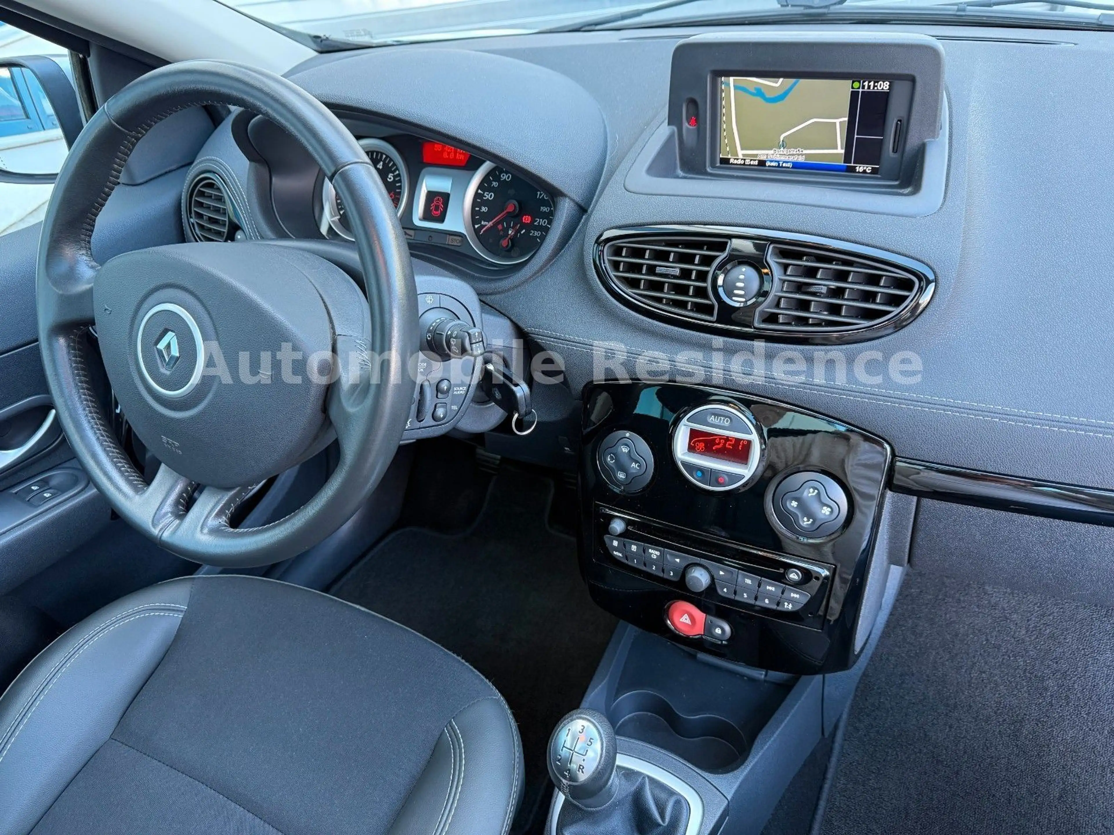 Renault Clio Grandtour Night & Day 1.2*NAVI*PANO*LEDER*1 — photo 13