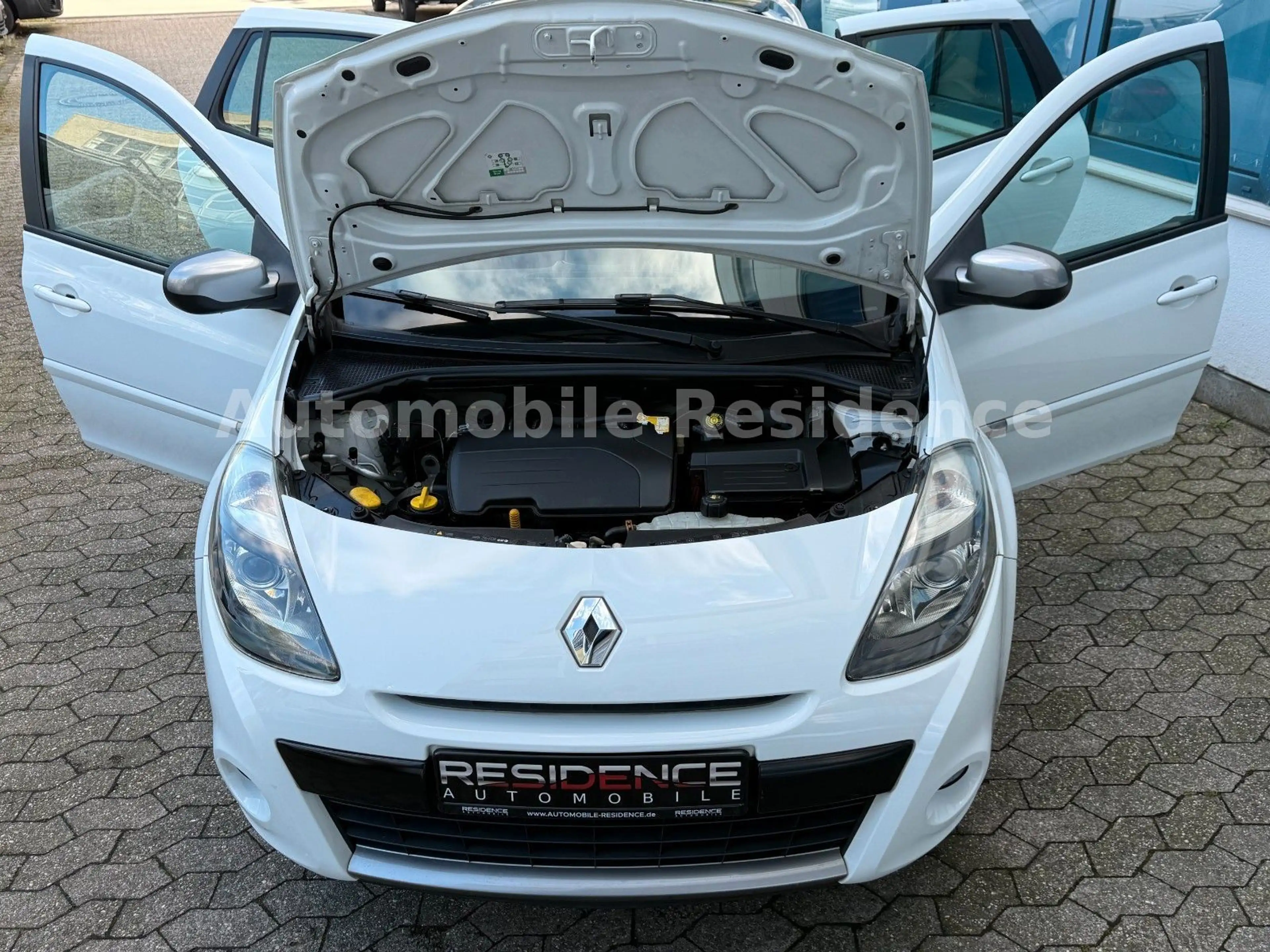Renault Clio Grandtour Night & Day 1.2*NAVI*PANO*LEDER*1 — photo 11