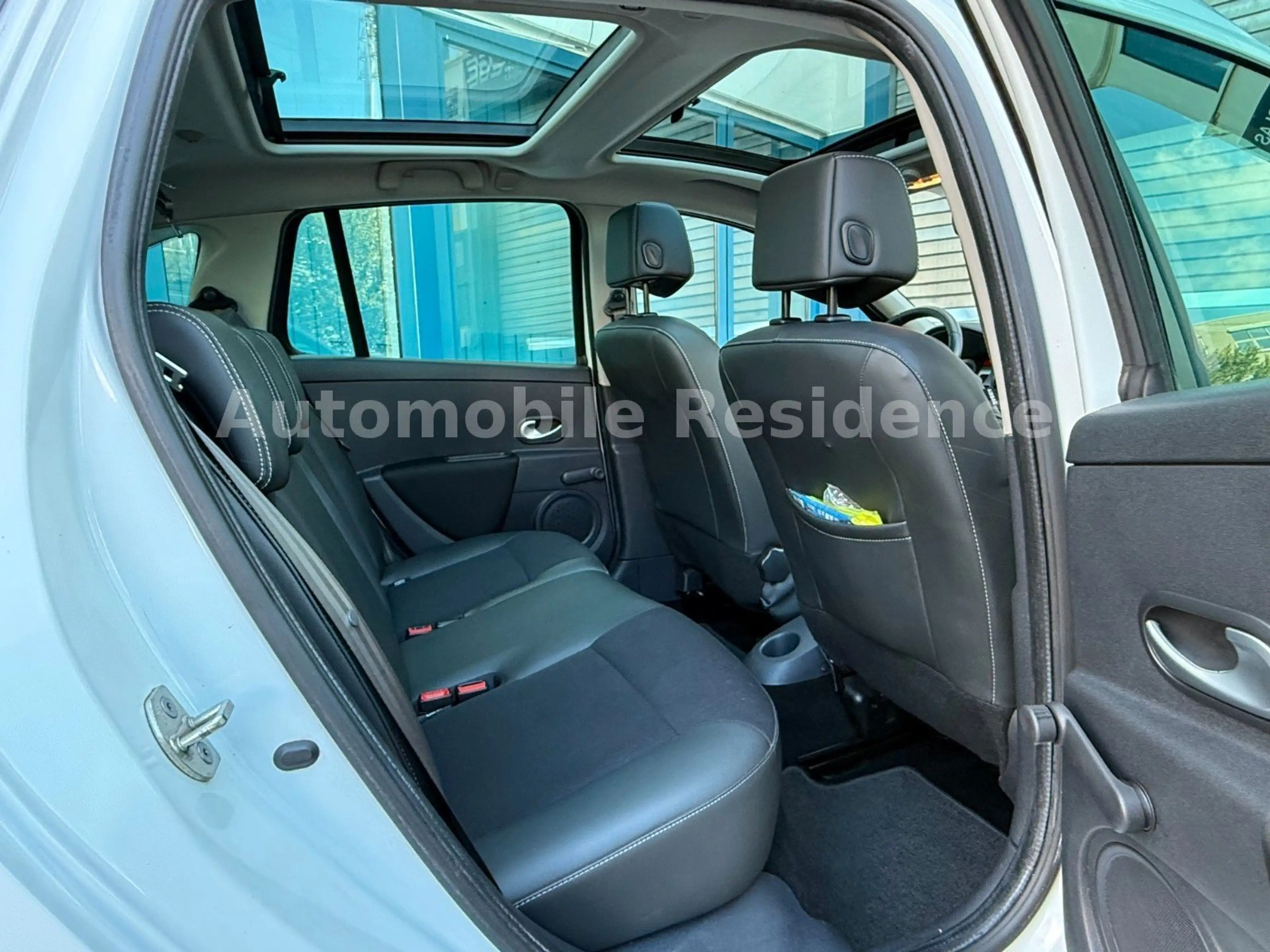 Renault Clio Grandtour Night & Day 1.2*NAVI*PANO*LEDER*1 — photo 9