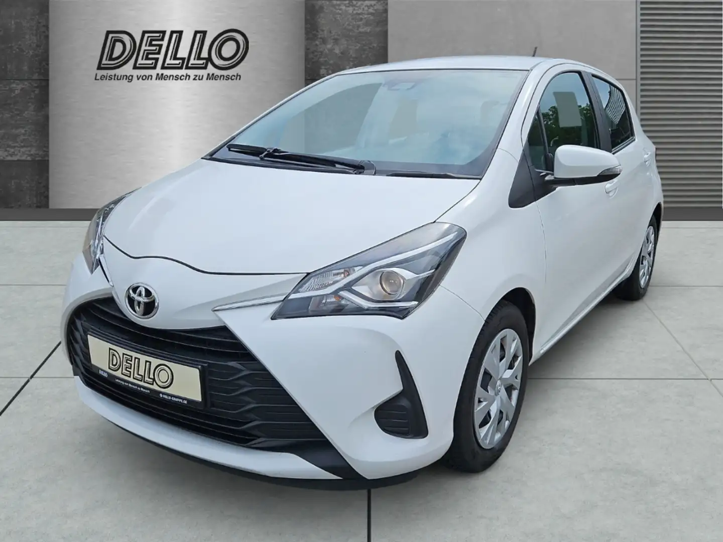 Toyota Yaris 1.0 VVT Comfort Navigationssystem Bluetooth Touchs Weiß - 1