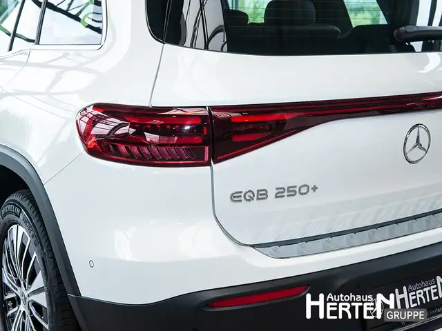 Mercedes-Benz Eqb view 14