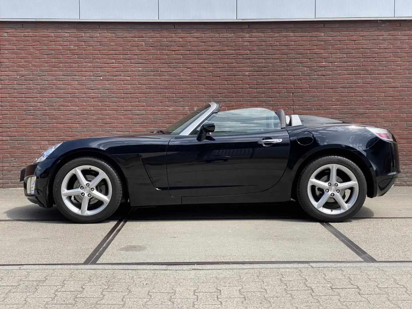 Opel GT 2.0 Turbo | 1E EIGENAAR | 32D KMS | UNIEK Zwart - 2