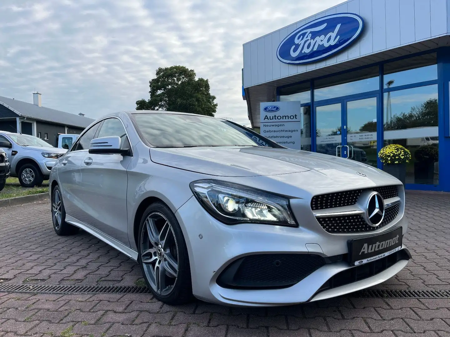 Mercedes-Benz CLA 220 4Matic AMG-Line*LED*Panodach*Navi*SHZ Argento - 1