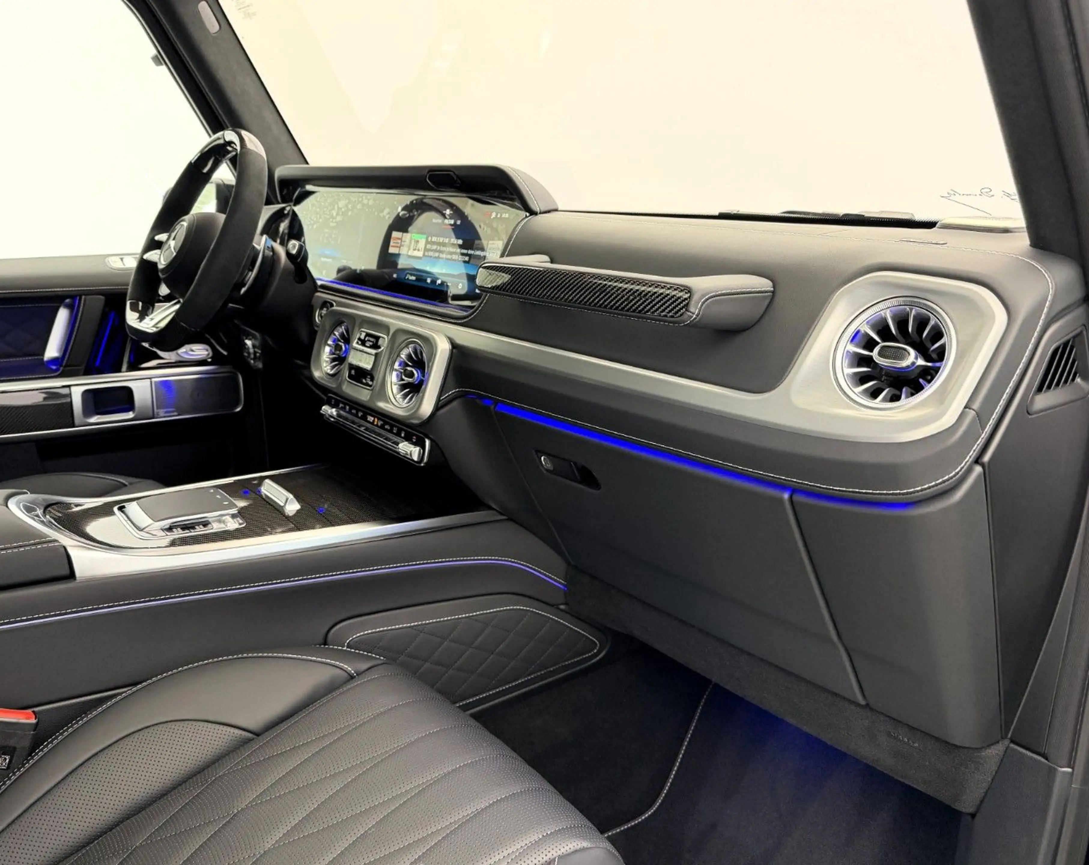 Mercedes-Benz G 63 AMG °Superior°Carbon°Fond Entert.°2027° — photo 11