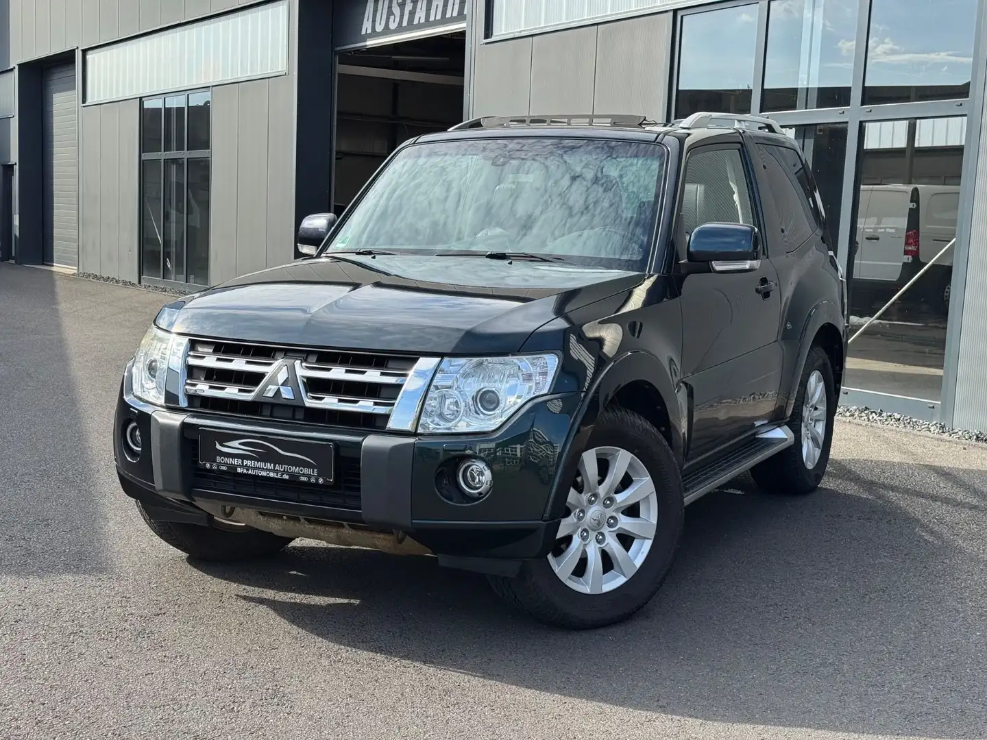 Mitsubishi Pajero 3.2 DI-D Instyle Pano Grün - 1