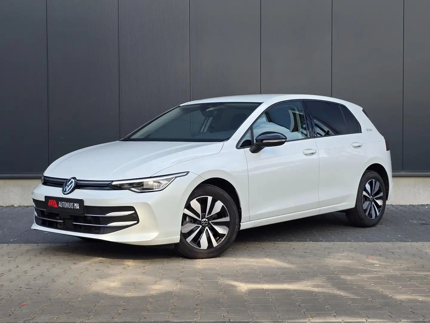 Volkswagen Golf 8.5 1.5 eTSI Goal Edition Trekhaak/Stoelverwarming Wit - 1