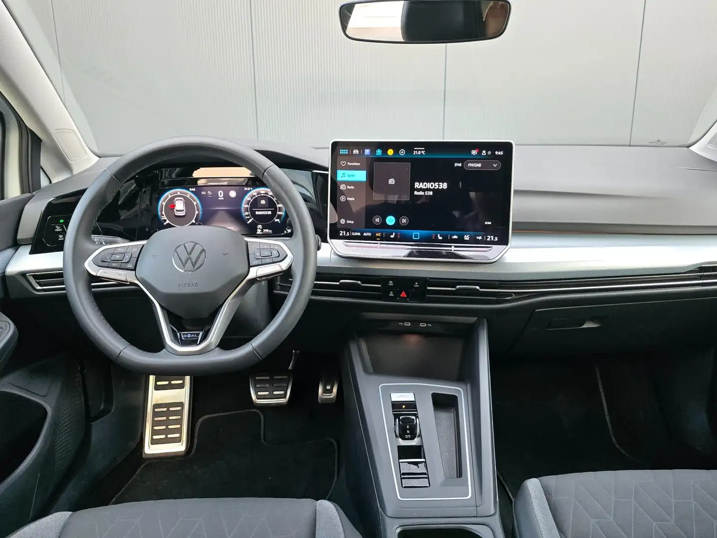 Volkswagen Golf 8.5 1.5 eTSI Goal Edition Trekhaak/Stoelverwarming Weiß - 2