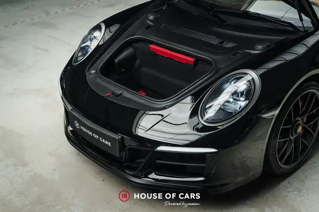 Porsche 911 view 12