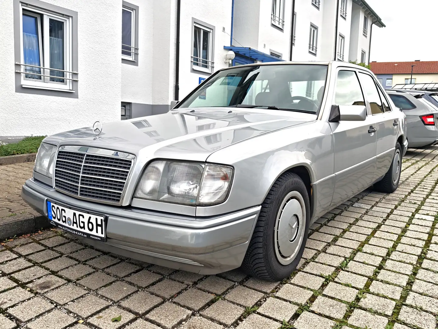 Mercedes-Benz E 220 W124 Lim. OLDTIMER ZULASSUNG H KENNZEICHEN KLIMA Zilver - 1