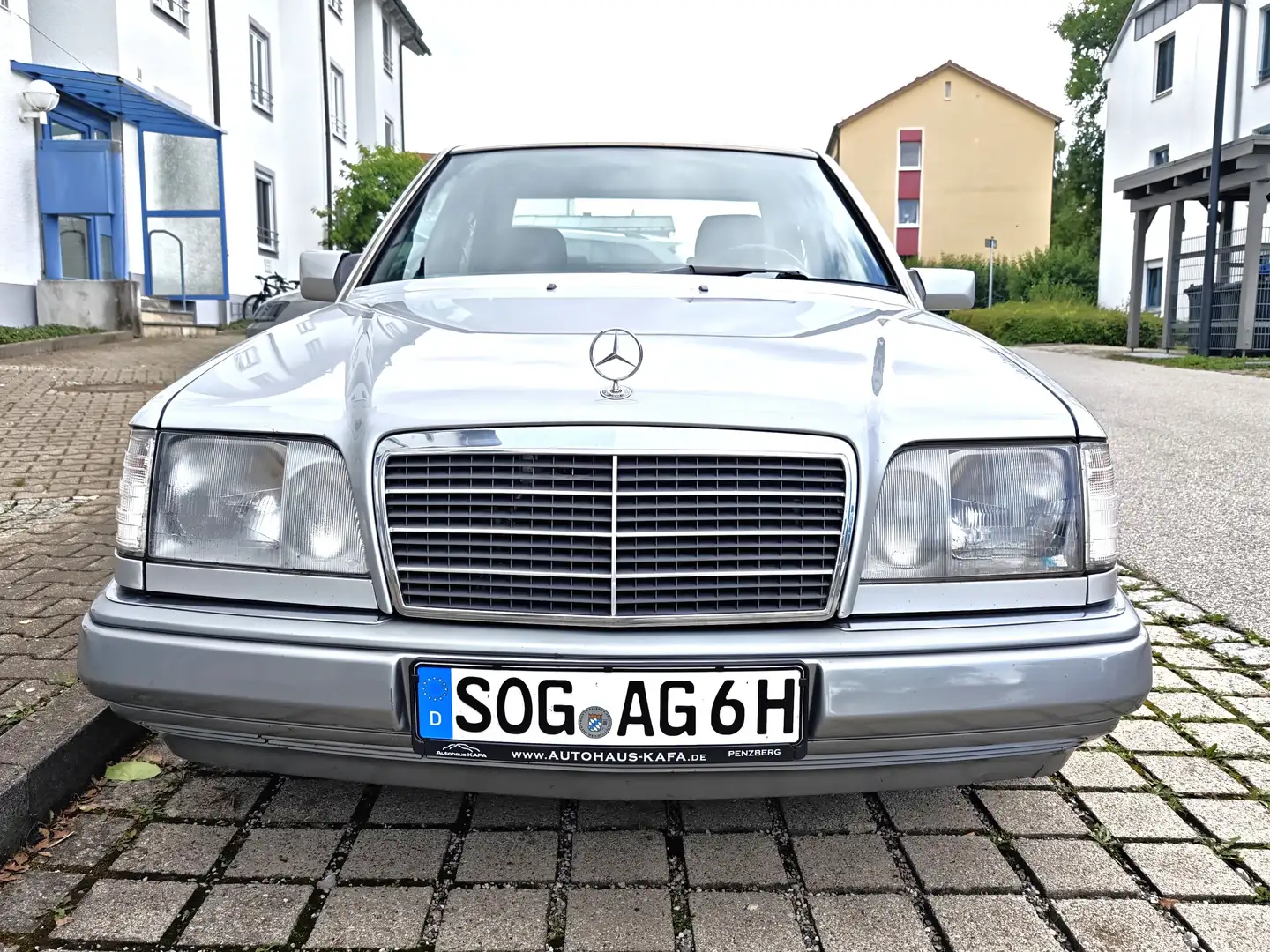 Mercedes-Benz E 220 W124 Lim. OLDTIMER ZULASSUNG H KENNZEICHEN KLIMA Zilver - 2