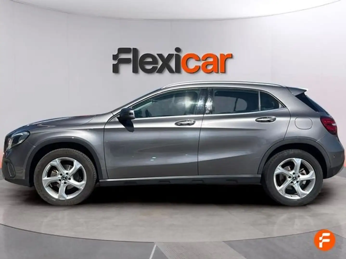 Mercedes-Benz GLA 200 Gris - 2