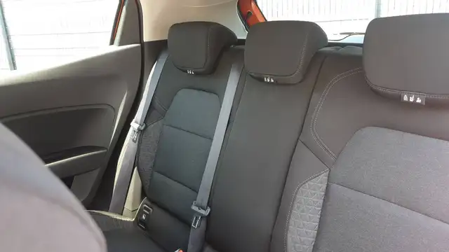 Renault Clio view 9