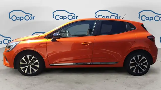Renault Clio view 2