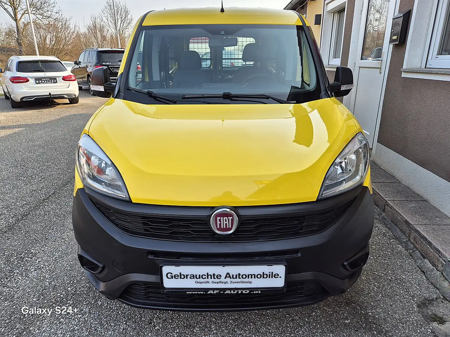 Fiat Doblo Cargo 1,3 MultiJet 95 Gelb - 2