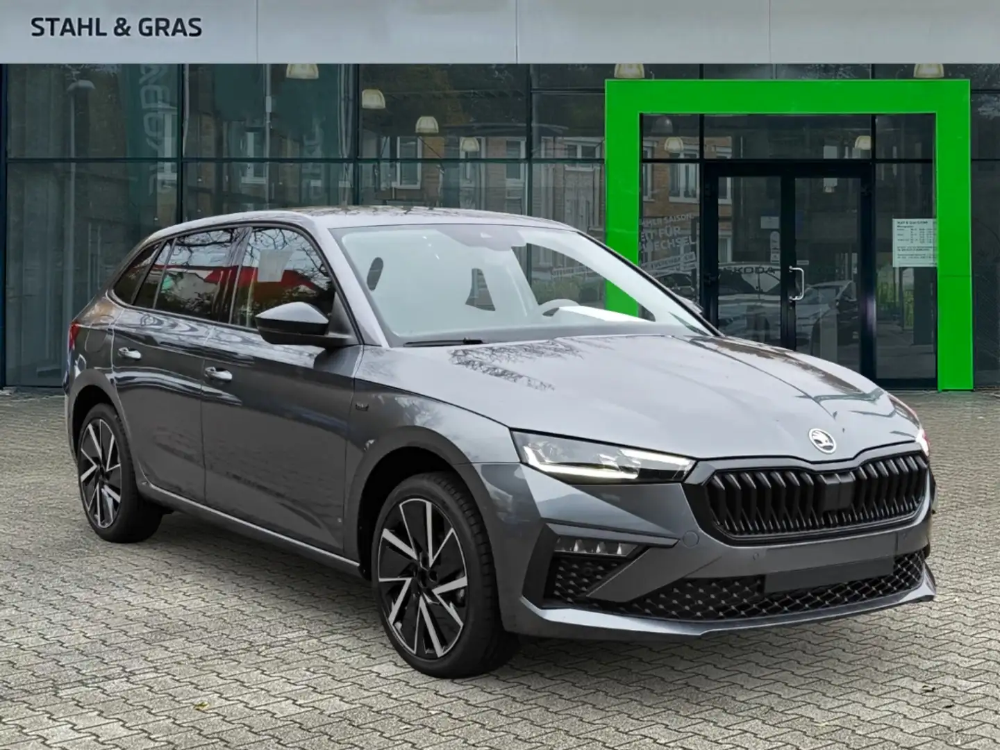 Skoda Scala Drive 1,0 TSI 7-Gang DSG AHK-klappbar digitales Co Grau - 1