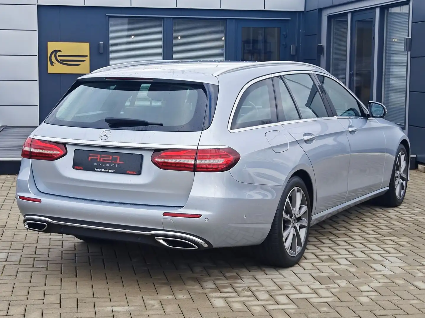 Mercedes-Benz E 200 d Avantgarde 360°|ACC|AHK|BLIS|Ambiente Grau - 2