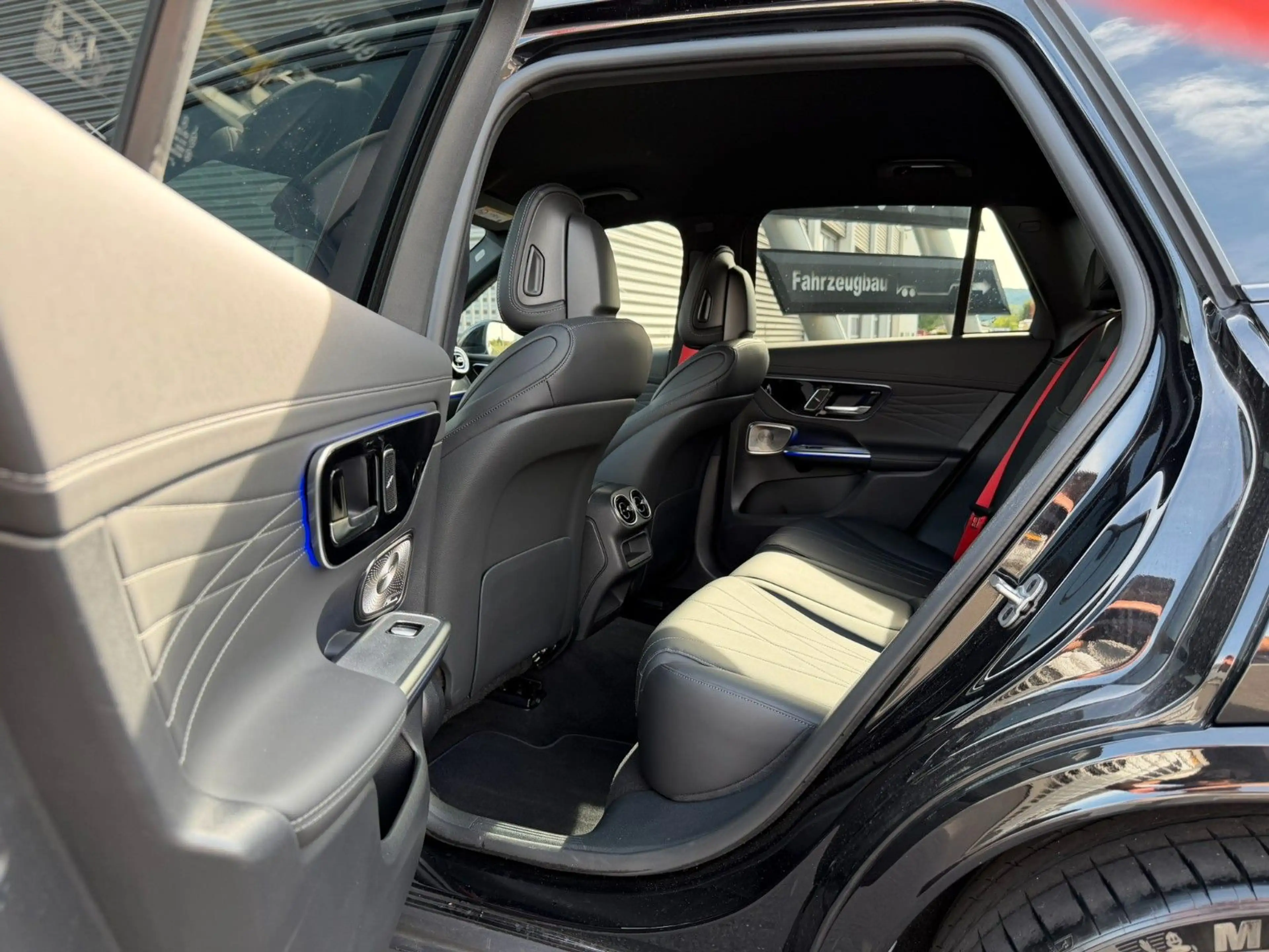 Mercedes-Benz GLC 63 AMG GLC 63 SE Drivers+Aero+Burm+Distr+360°+S-Klima — photo 9