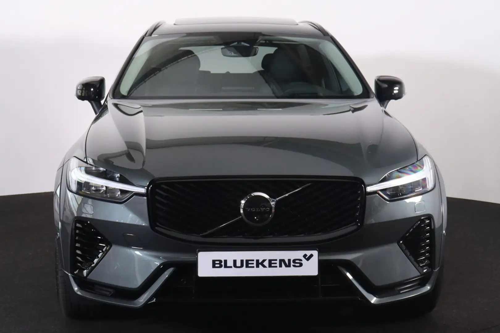 Volvo XC60 T6 Plug-in hybrid AWD Ultra Dark - FACELIFT - Luch Groen - 2