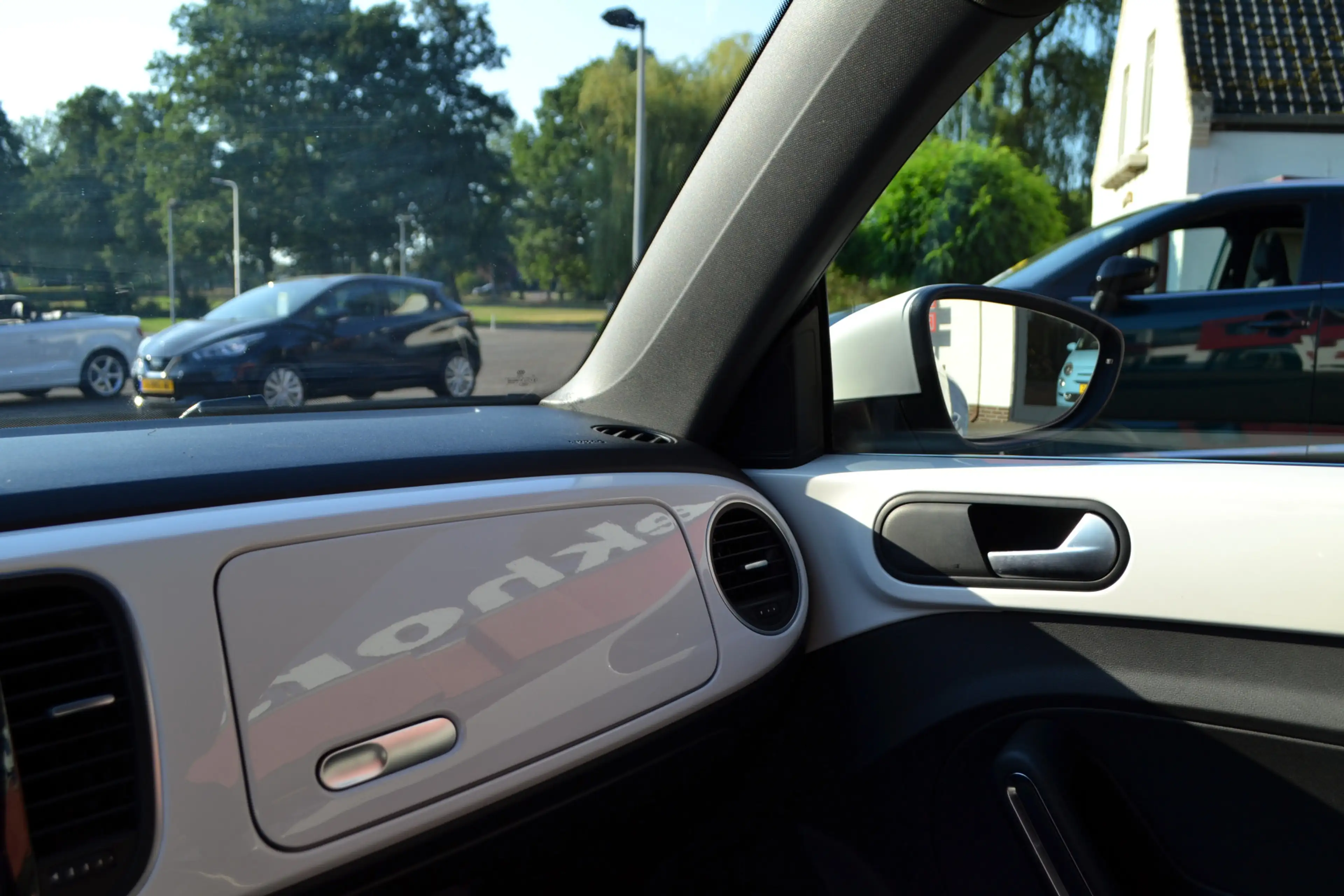 Volkswagen Beetle 1.2 TSI Design, NL auto, 1e eigenaar ! Airco, Pdc — photo 11