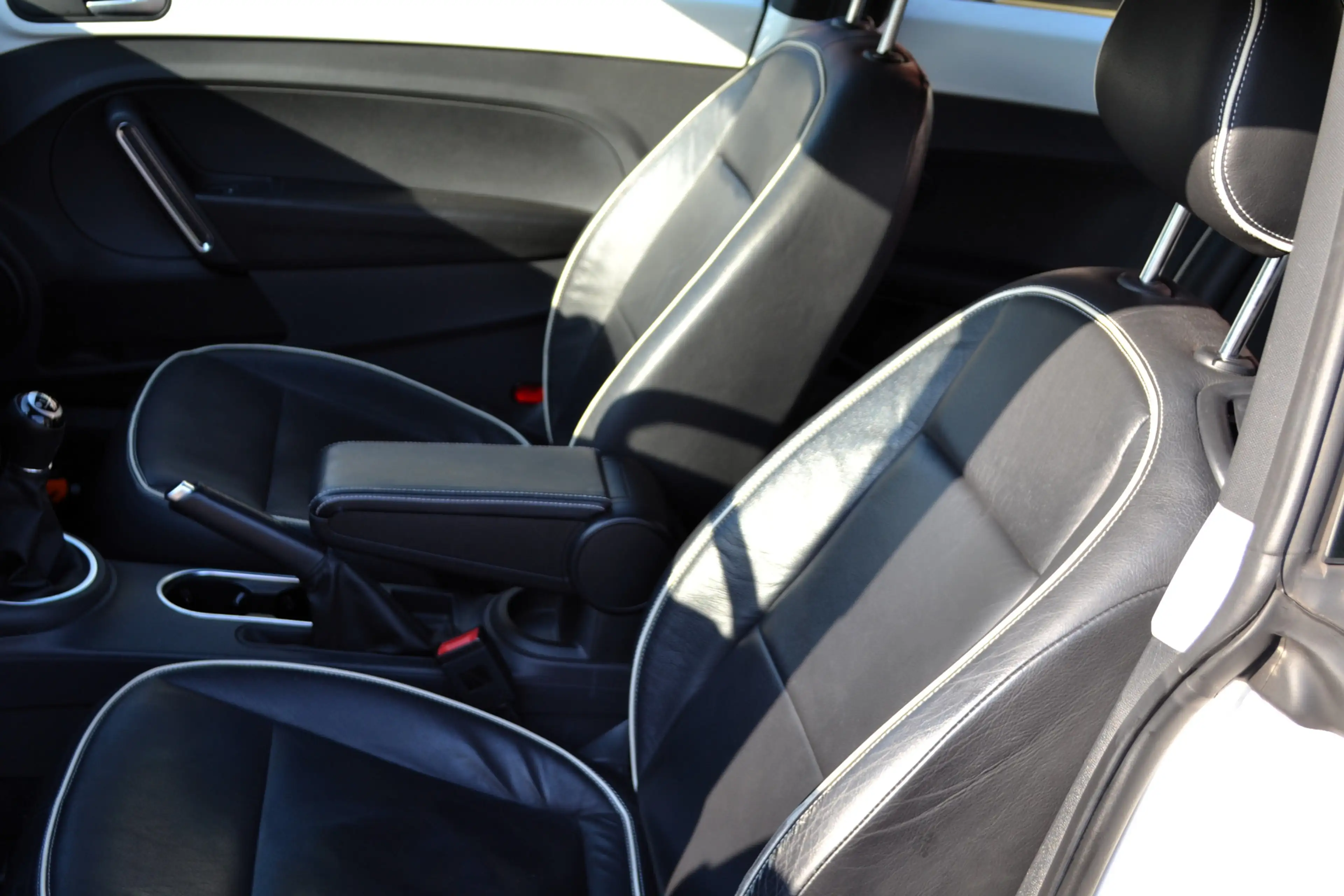 Volkswagen Beetle 1.2 TSI Design, NL auto, 1e eigenaar ! Airco, Pdc — photo 5