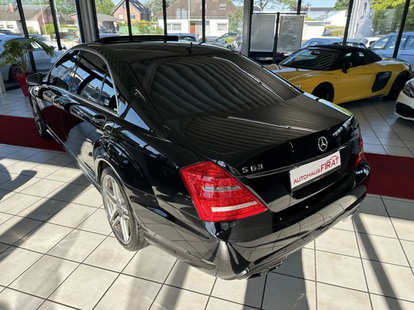 Mercedes-Benz S 63 AMG L Performance Package SD+Leder+Navi+Kamera+Apple C Černá - 2