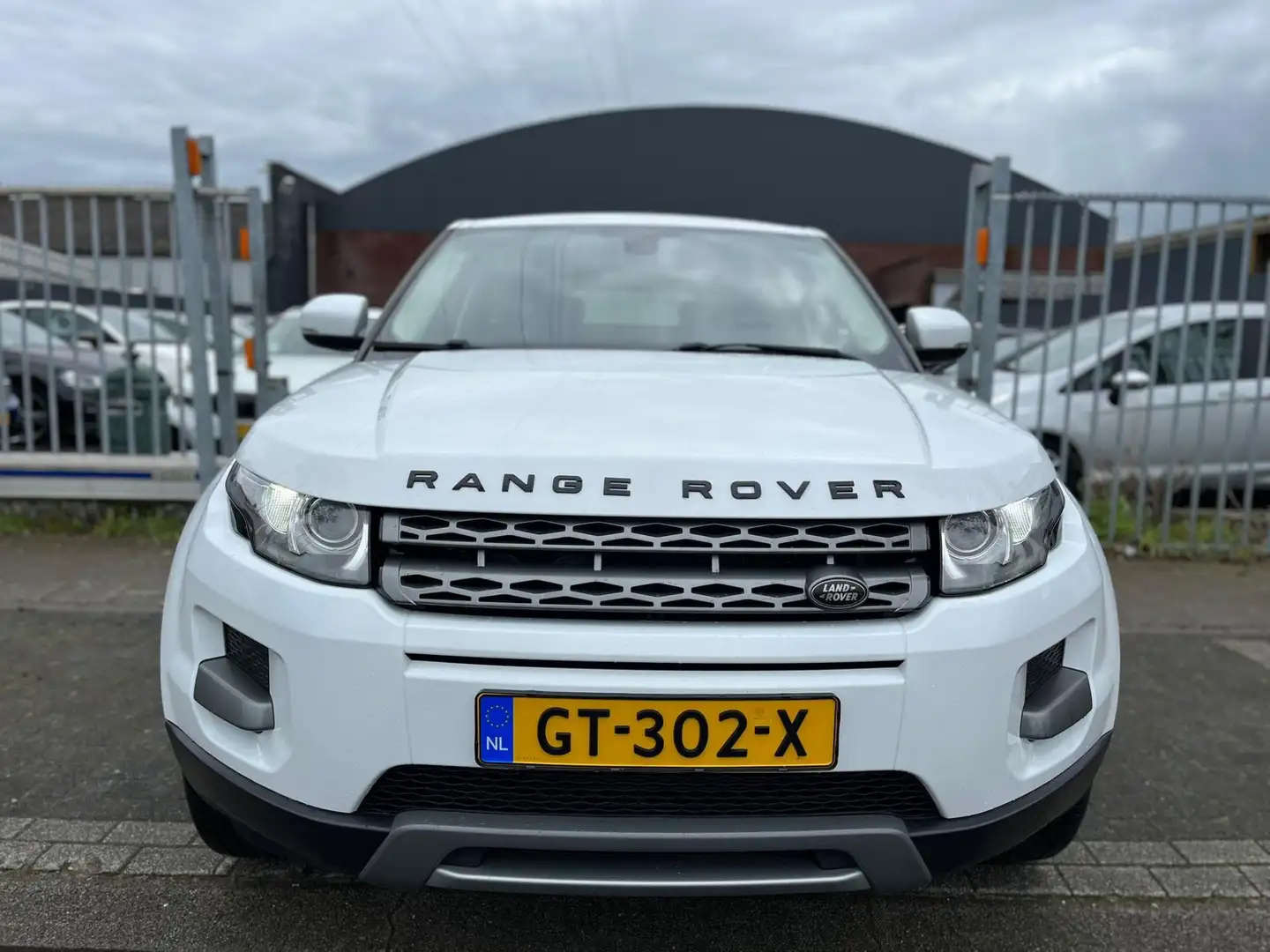 Land Rover Range Rover Evoque 2.2 eD4 2WD Pure | glazen Panoramadak | trekhaak | Weiß - 2