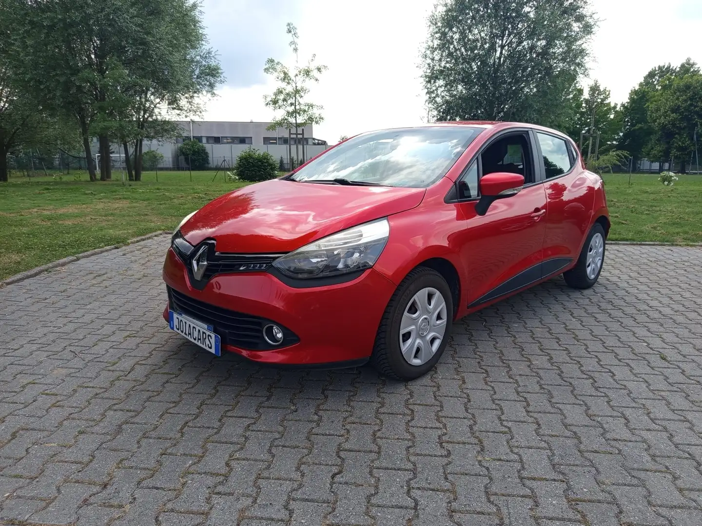 Renault Clio Clio 5p 1.2 Live Gpl 75cv Rojo - 2