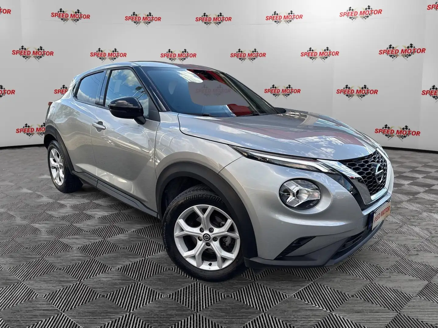 Nissan Juke 1.0 DIG-T 114 CV DCT N-Connecta, PRONTA CONSEGNA Grigio - 1