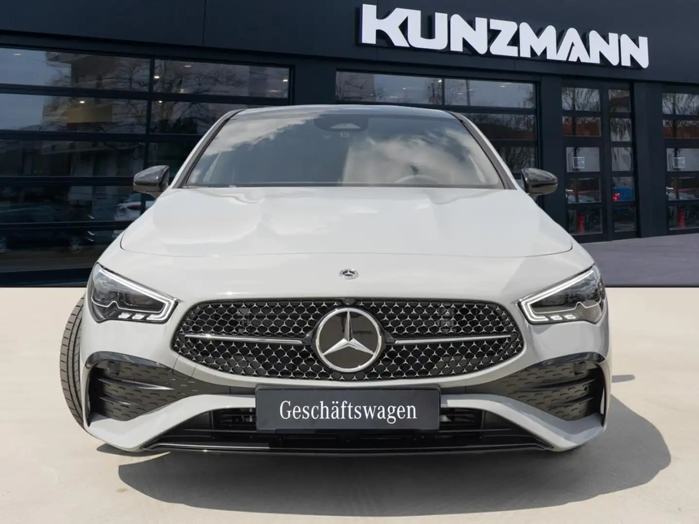 Mercedes-Benz CLA 180 Coupé AMG Night Panorama Kamera SpiegelP Grau - 2