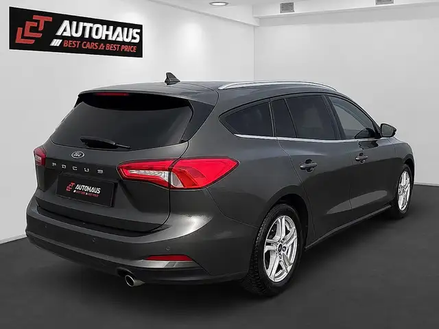 Ford Focus view 6