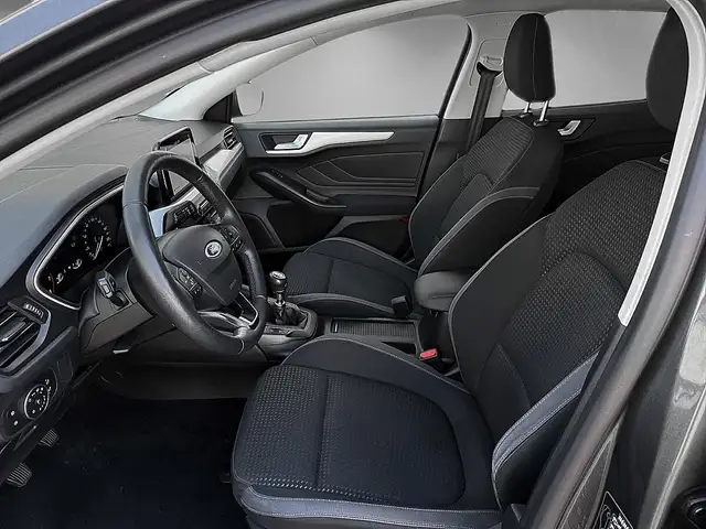 Ford Focus view 7