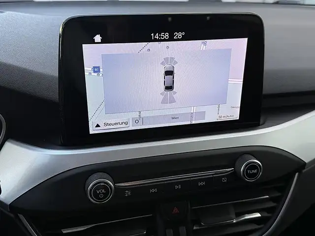 Ford Focus view 14