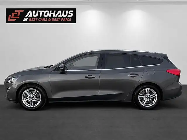 Ford Focus view 2