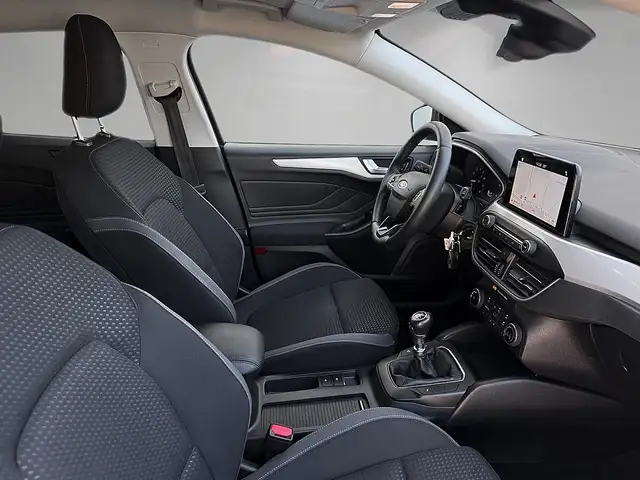 Ford Focus view 8