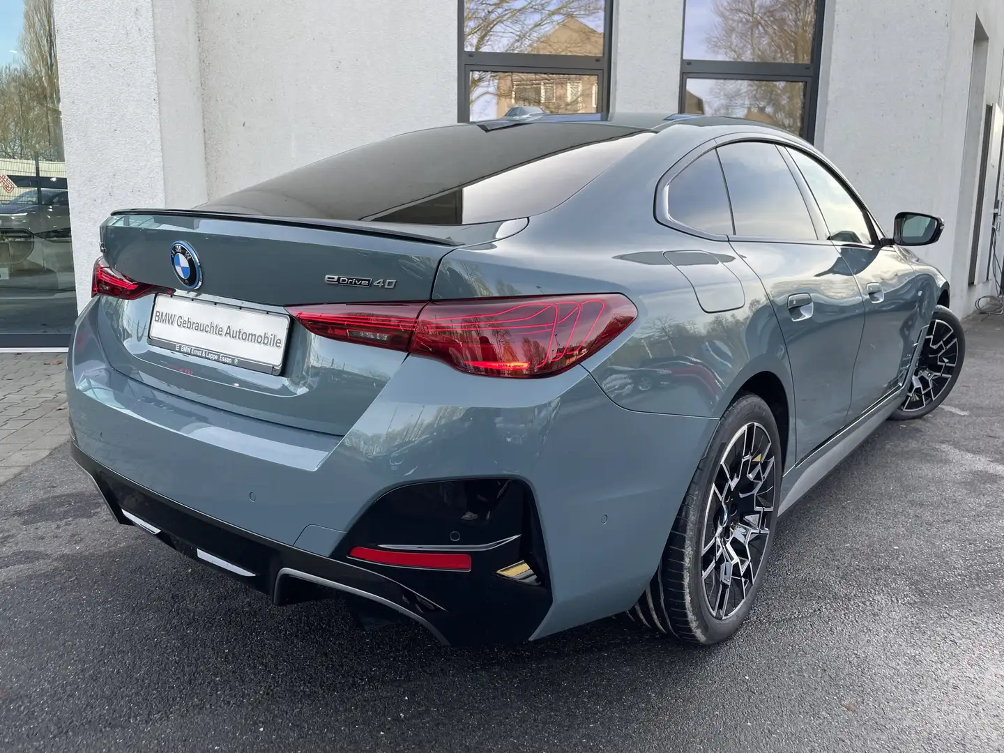 BMW i4 eDrive40 M Sport PRO || HK 360° AHK eSitze Grün - 2