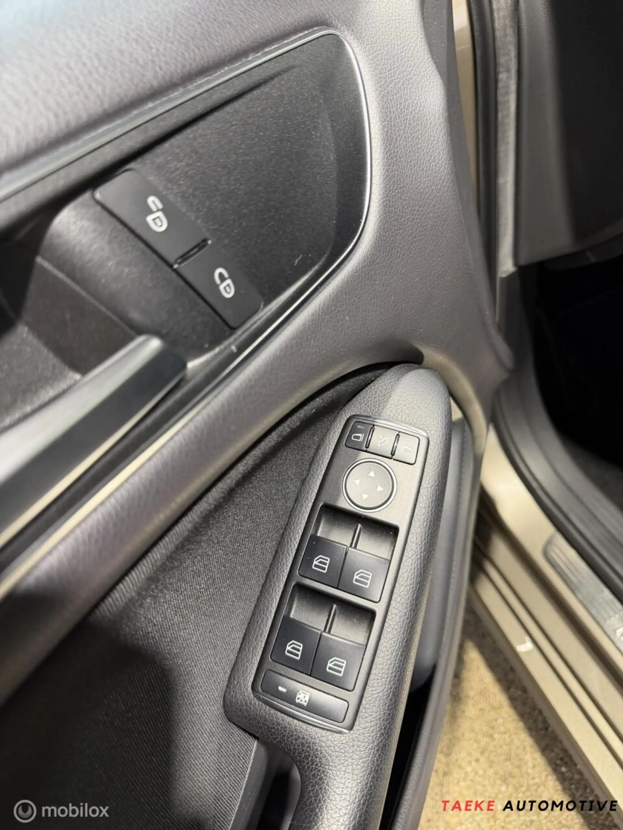 Mercedes-Benz B 180 Ambition AUT/CLIMA/CRUISE/CAMERA/1eEIG — photo 3