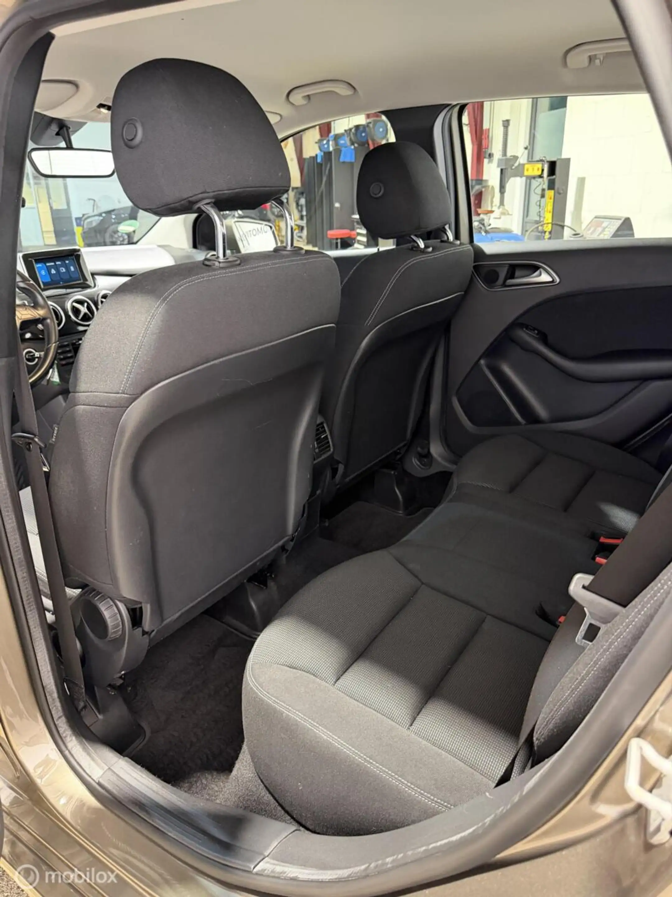 Mercedes-Benz B 180 Ambition AUT/CLIMA/CRUISE/CAMERA/1eEIG — photo 12